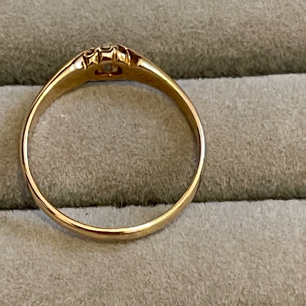 Classic Antique Old Cut Diamond Solitaire approximately .17–.20 Crt. ring size 9 - Picture 4 of 9